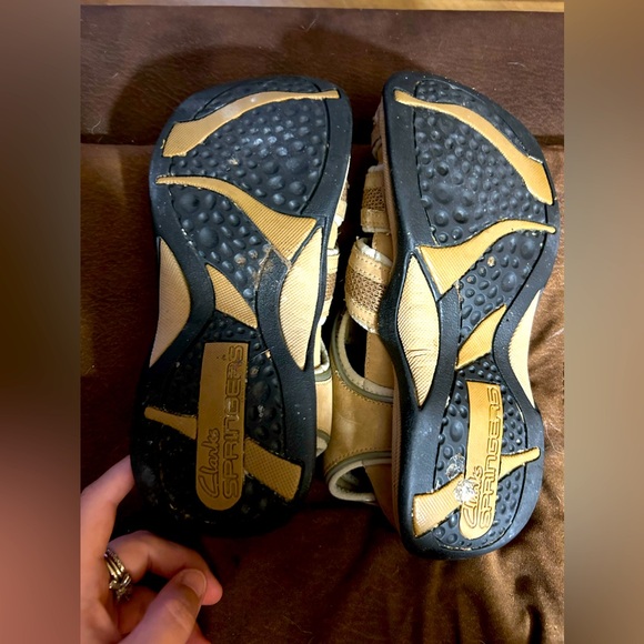 Women’s Clarks Springers - Picture 2 of 3